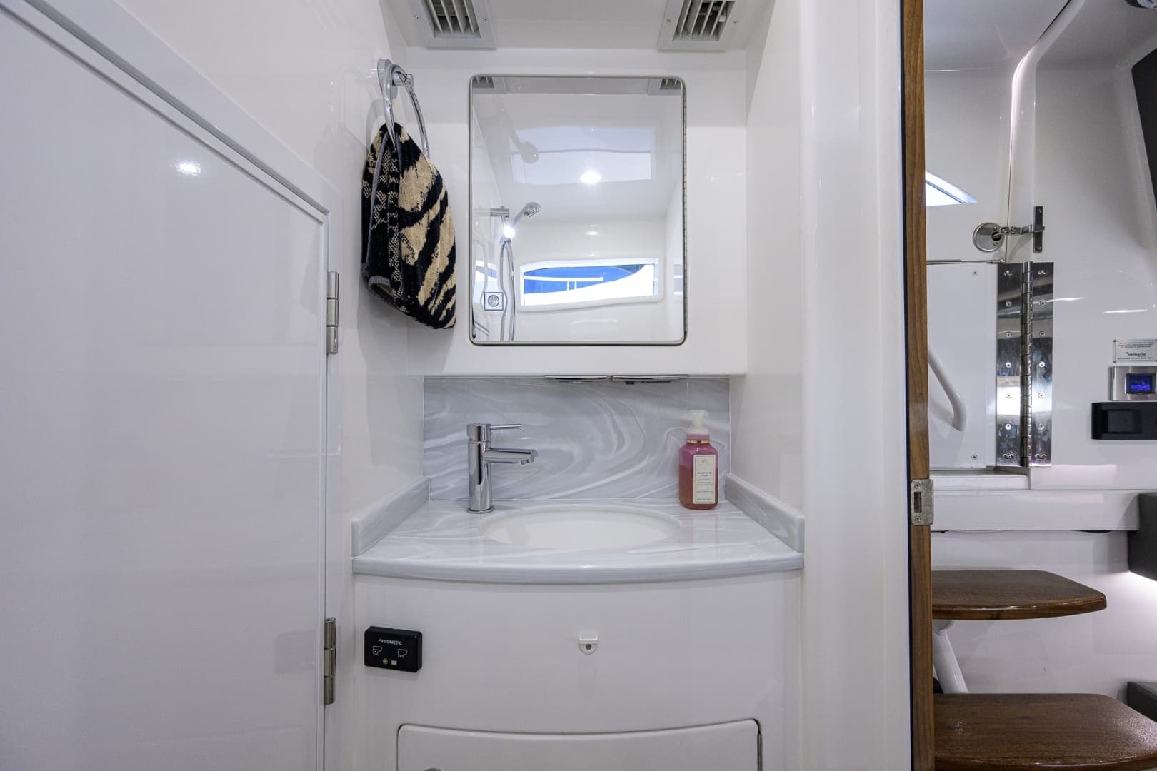 2025 Valhalla Boatworks V46 photo 7