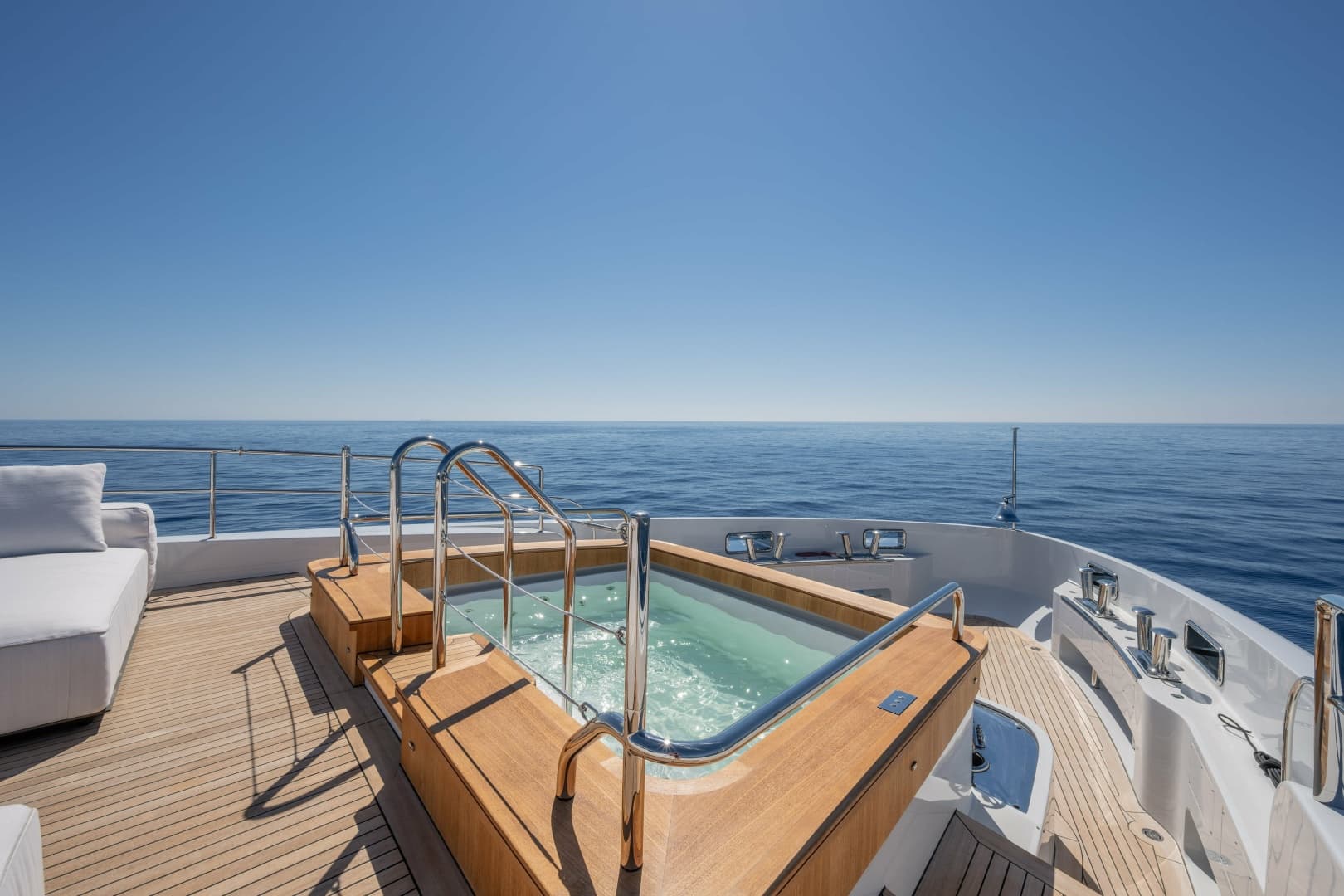 2026 Benetti Class 44M photo 32