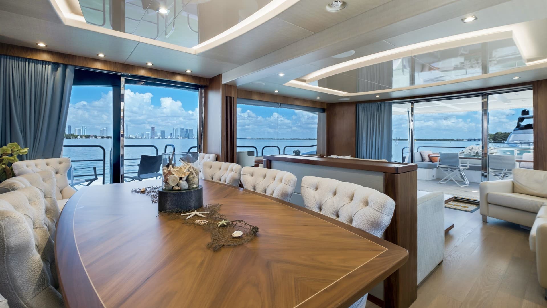 2018 Sunseeker 86 Yacht photo 22