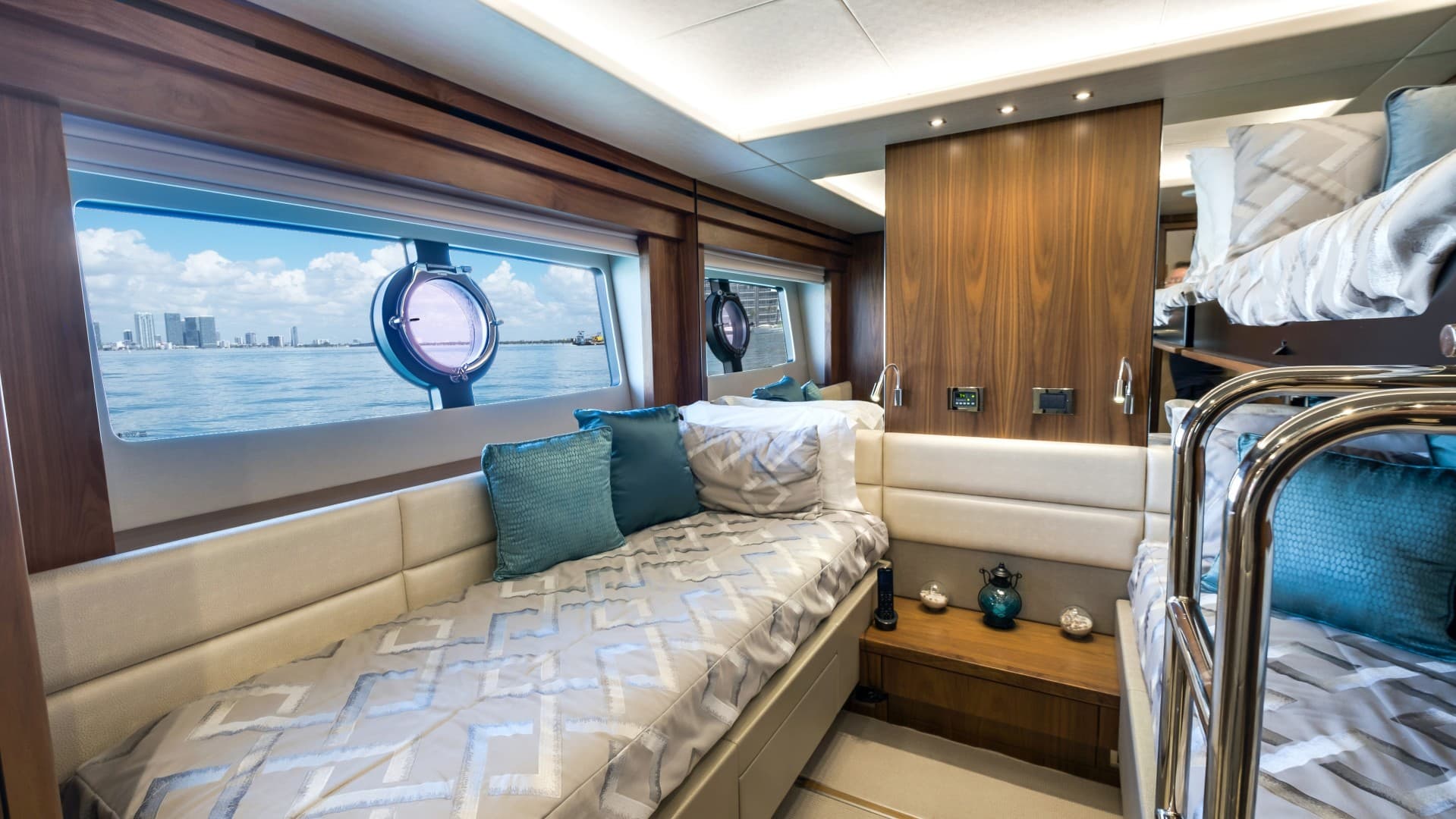 2018 Sunseeker 86 Yacht photo 41