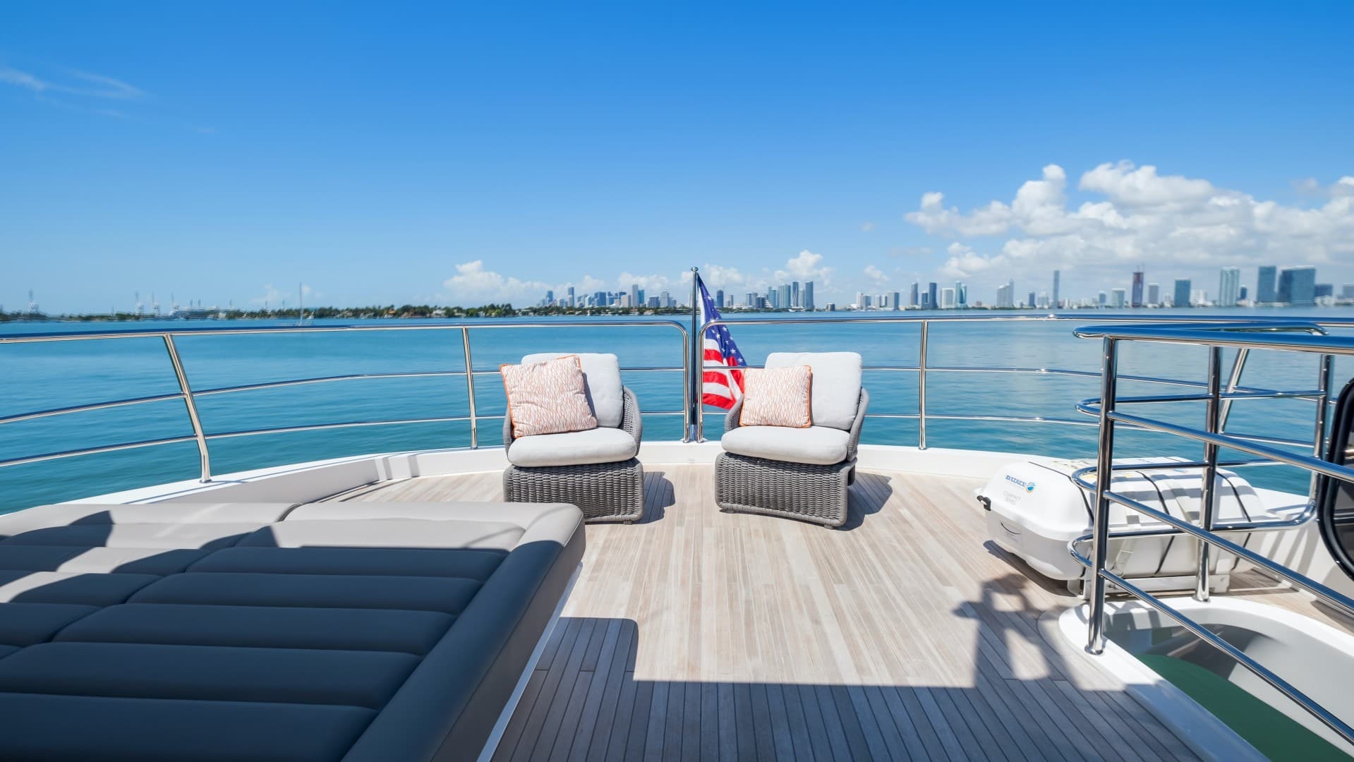 2018 Sunseeker 86 Yacht photo 8