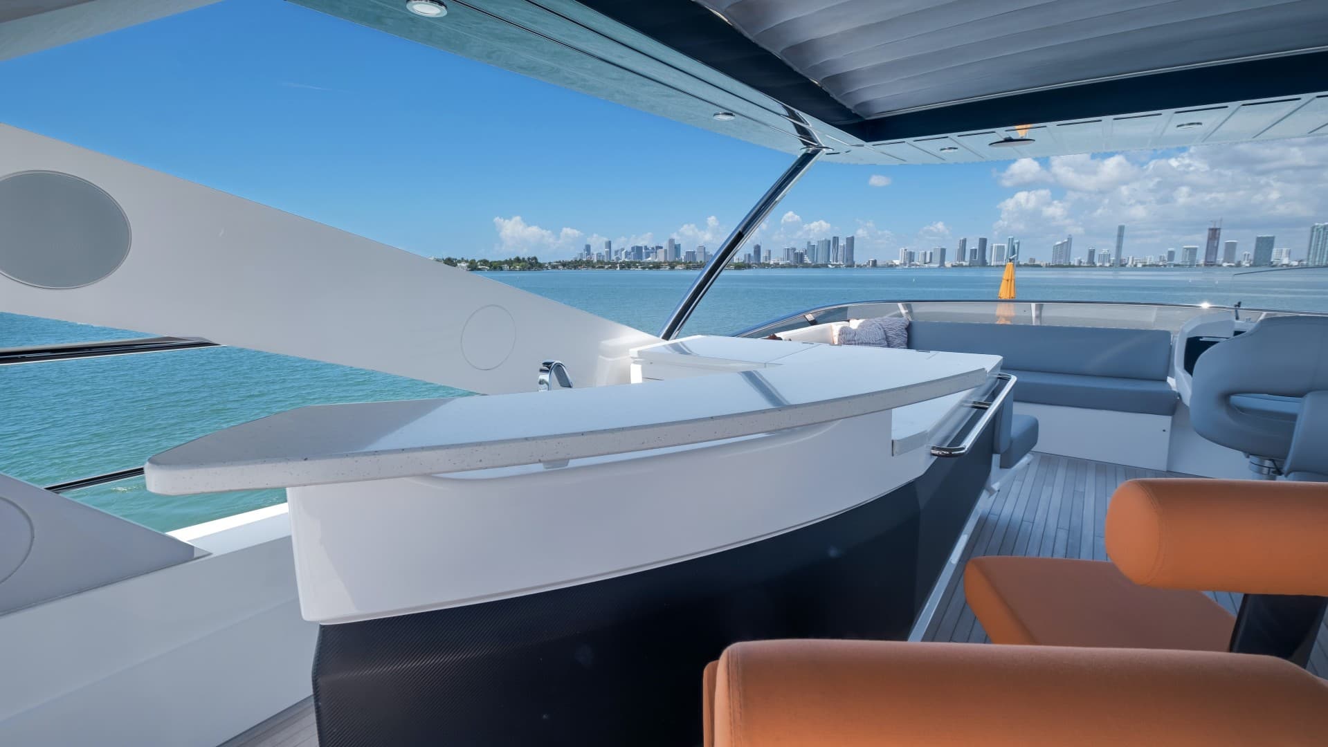 2018 Sunseeker 86 Yacht photo 12