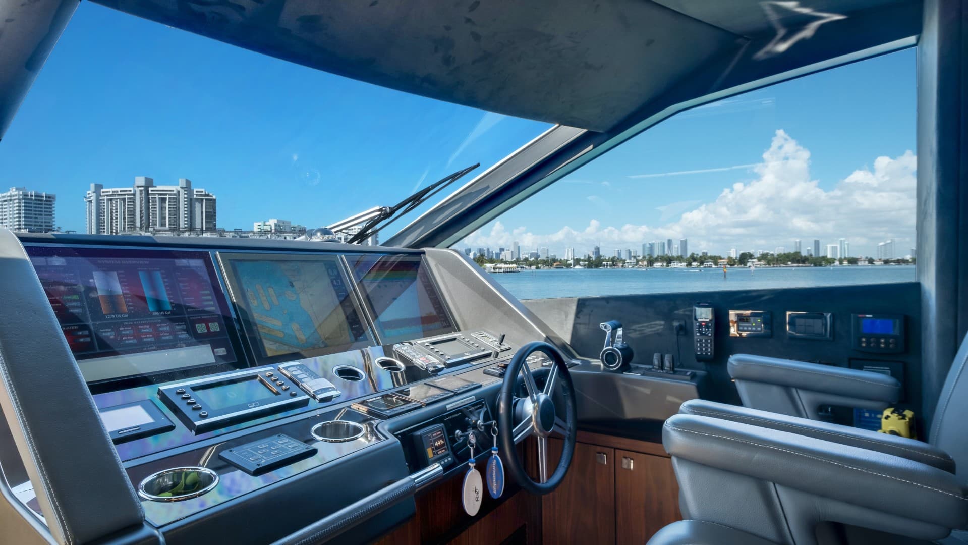 2018 Sunseeker 86 Yacht photo 28