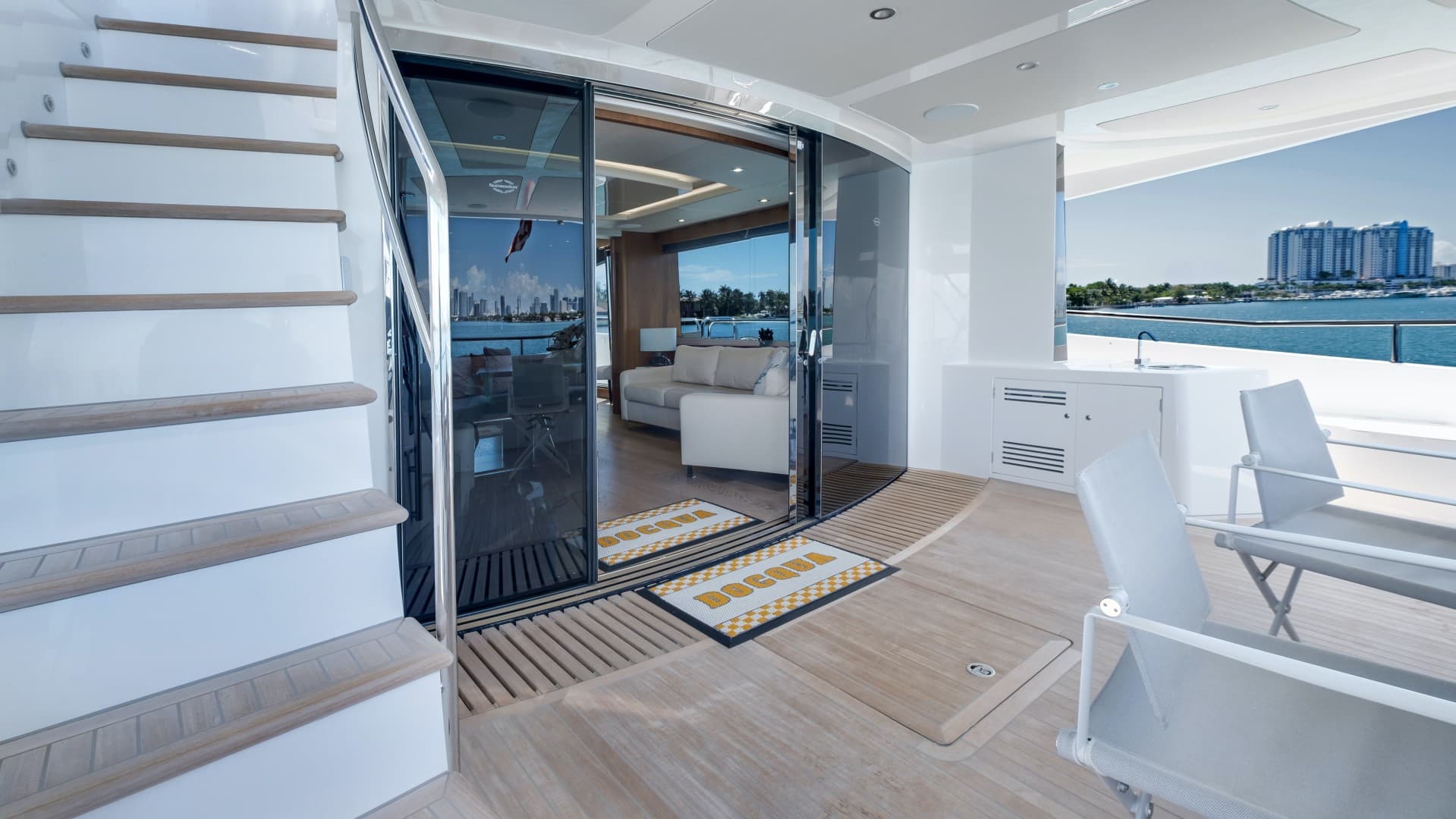 2018 Sunseeker 86 Yacht photo 18