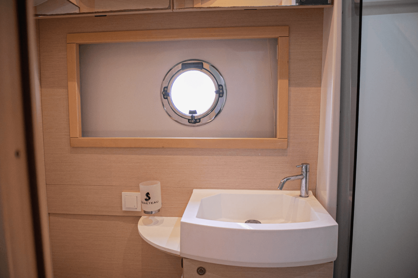 2010 Beneteau Monte Carlo 47 photo 20