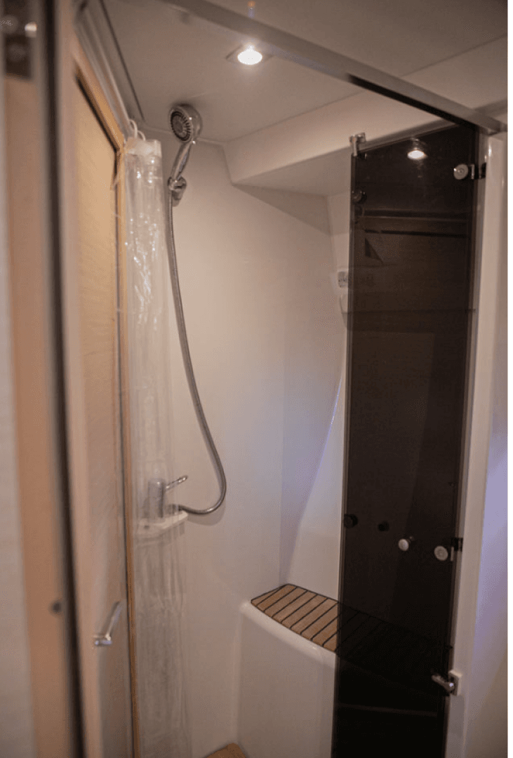 2010 Beneteau Monte Carlo 47 photo 32