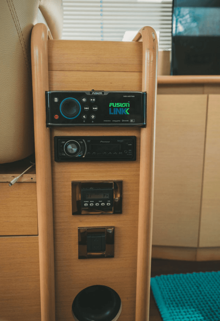 2010 Beneteau Monte Carlo 47 photo 10