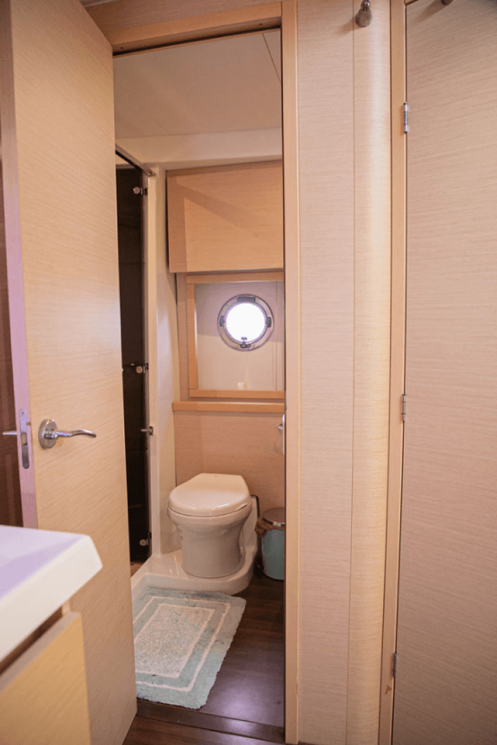 2010 Beneteau Monte Carlo 47 photo 30