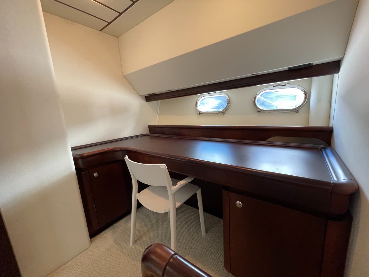 2001 Ferretti Yachts 680 photo 23