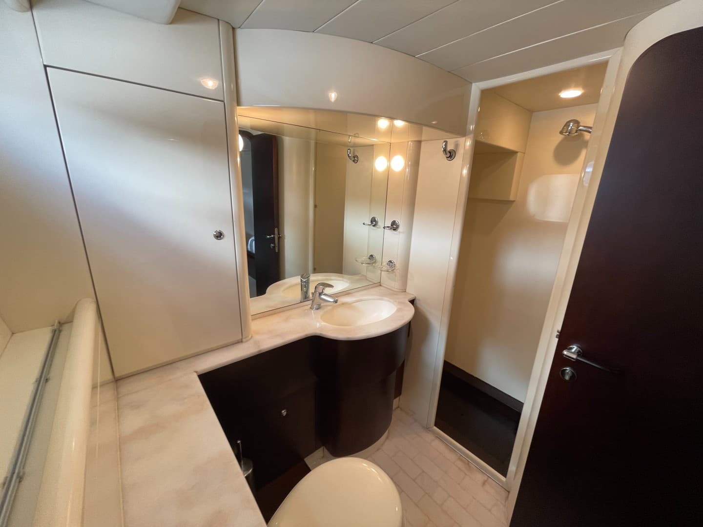 2001 Ferretti Yachts 680 photo 25