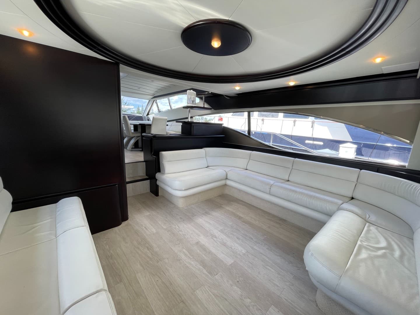 2001 Ferretti Yachts 680 photo 14