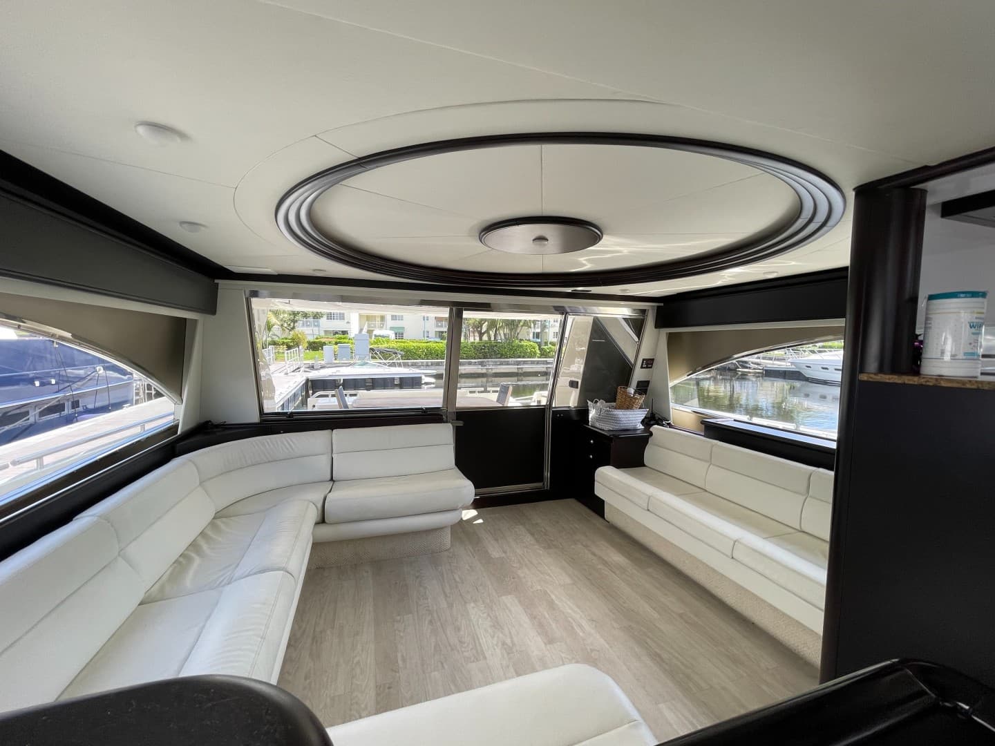 2001 Ferretti Yachts 680 photo 15