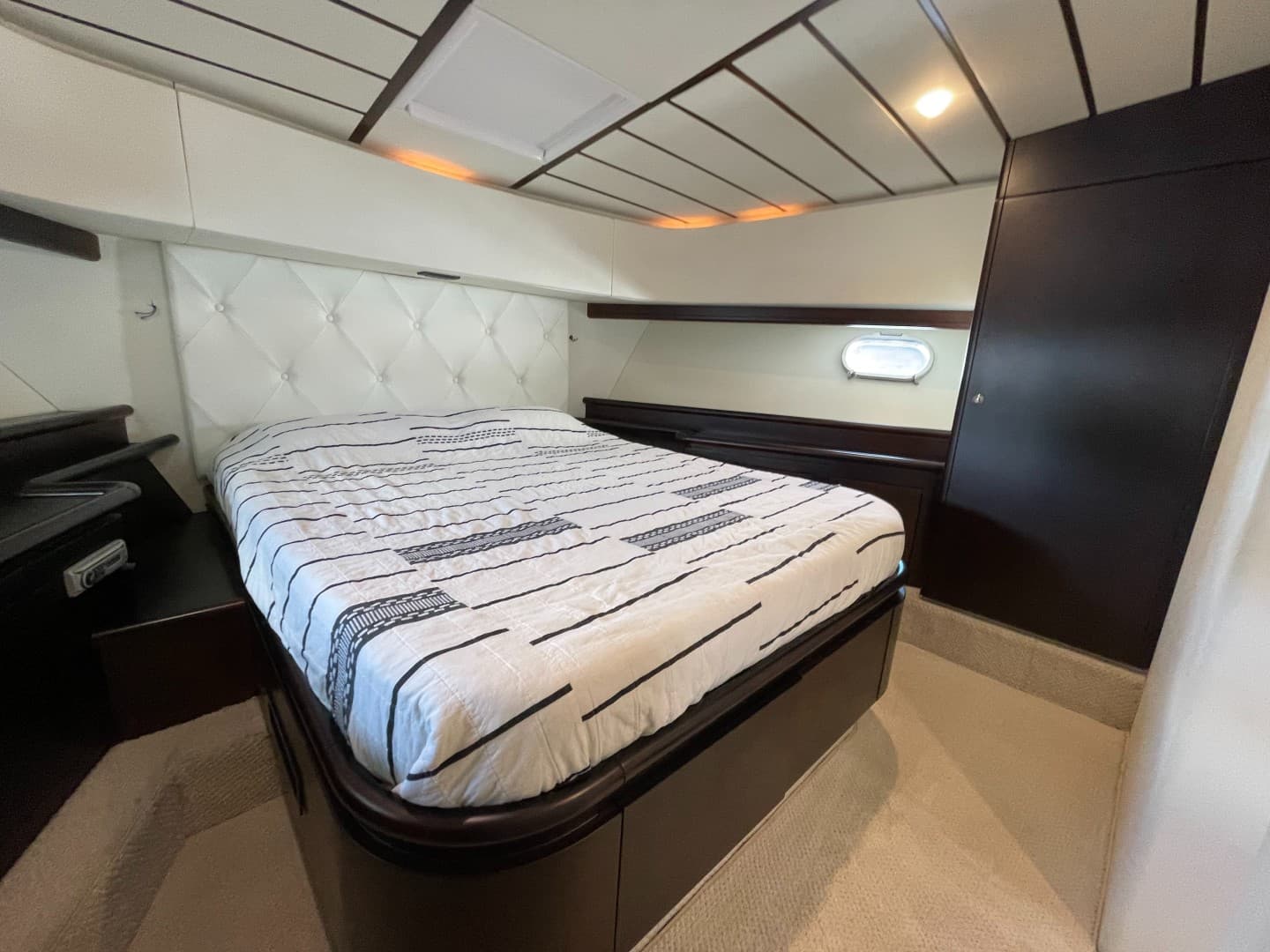 2001 Ferretti Yachts 680 photo 26