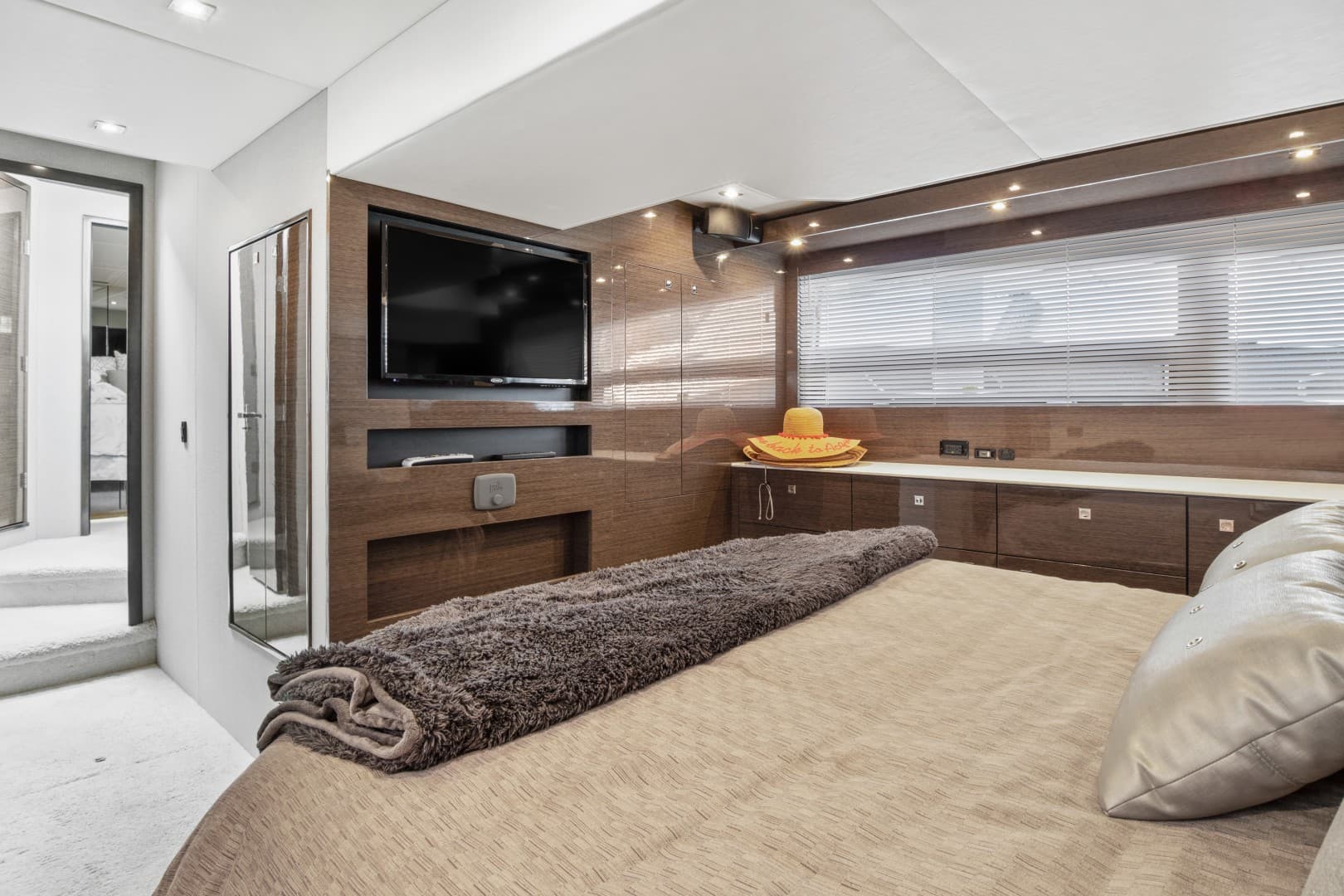 2019 Cruisers 50 Cantius photo 30