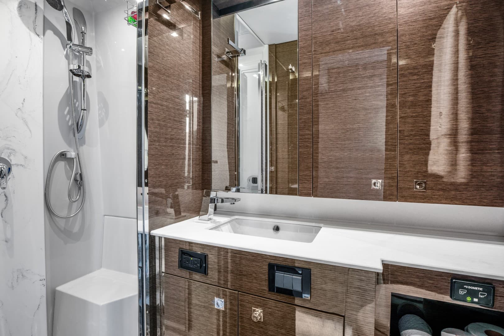 2019 Cruisers 50 Cantius photo 32