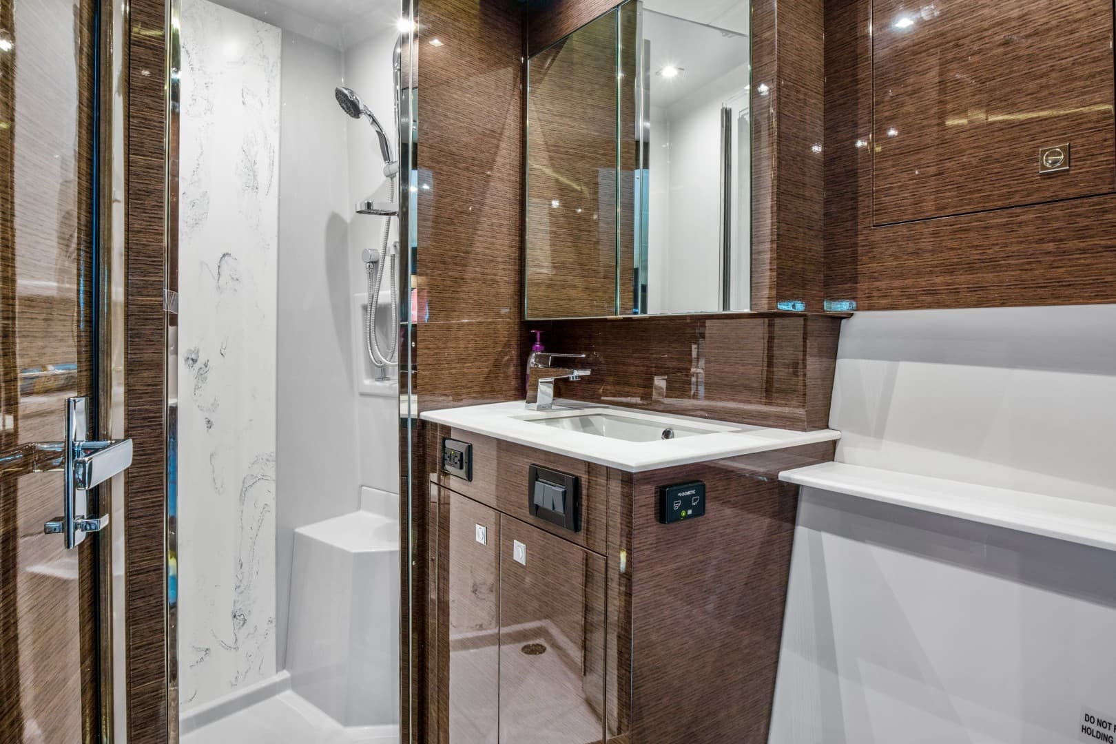 2019 Cruisers 50 Cantius photo 35