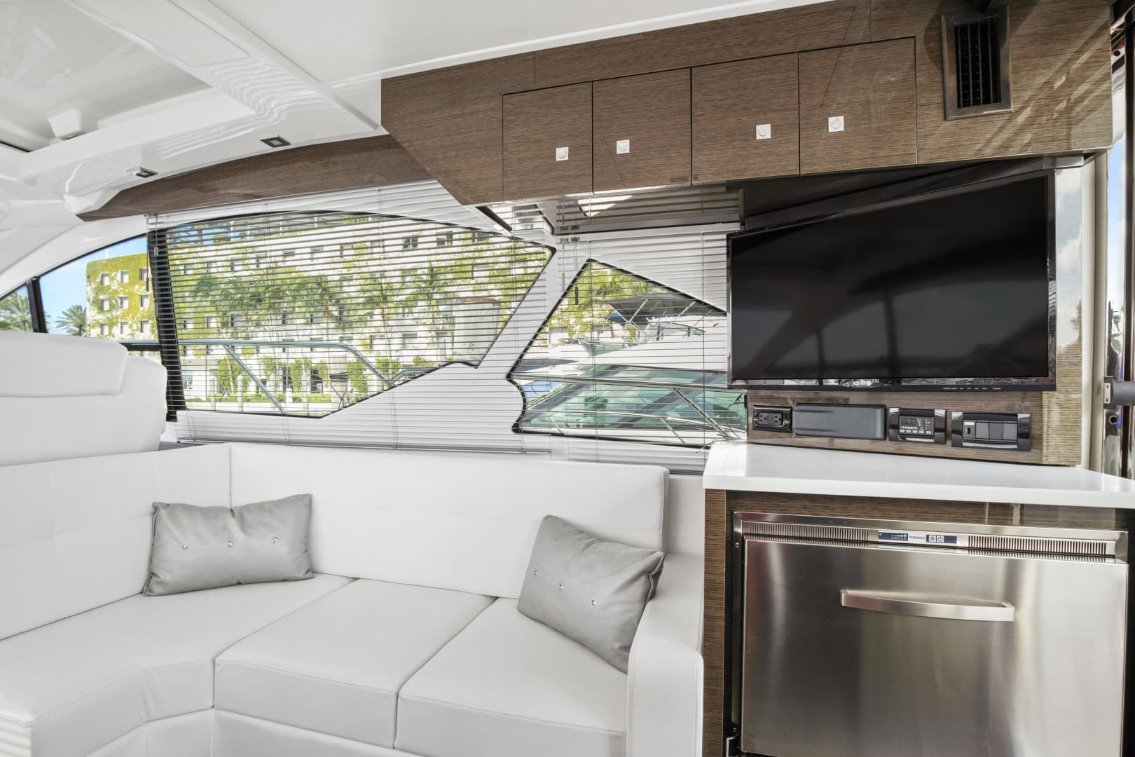 2019 Cruisers 50 Cantius photo 17