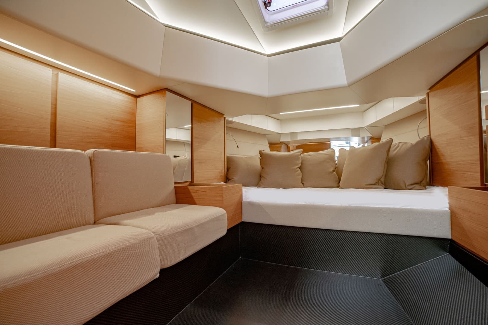 2020 Wally WallyTender photo 14