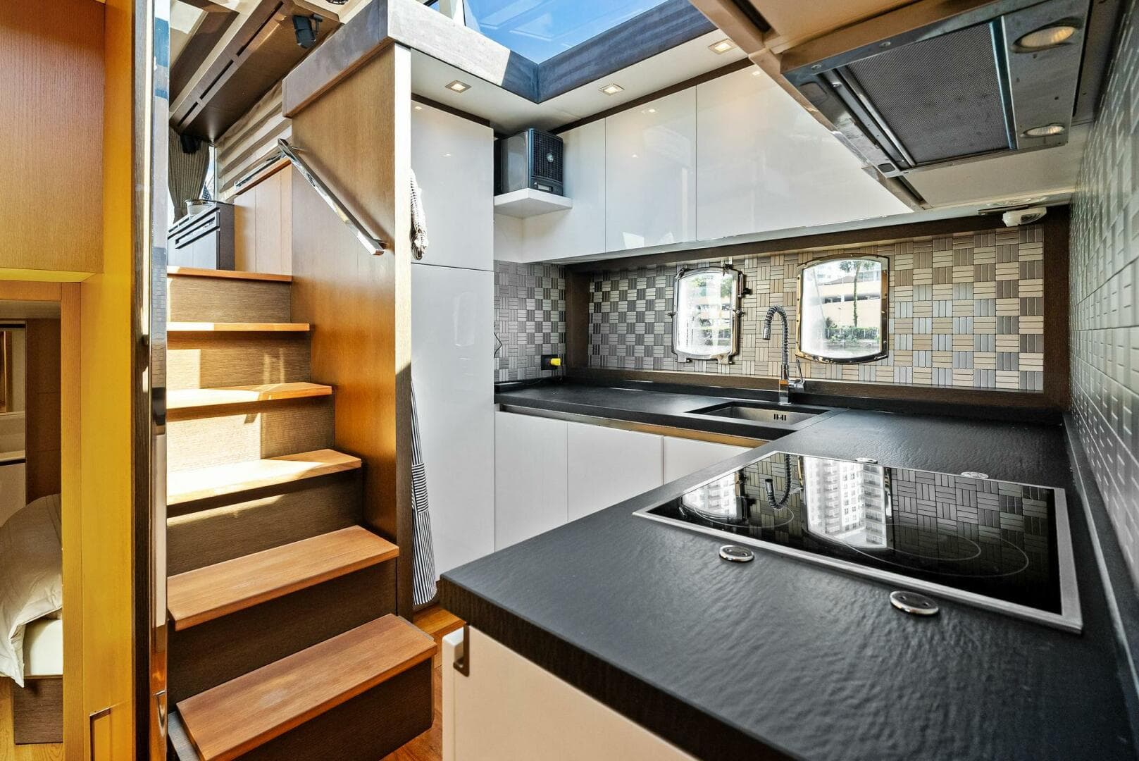 2013 Absolute 64 photo 41