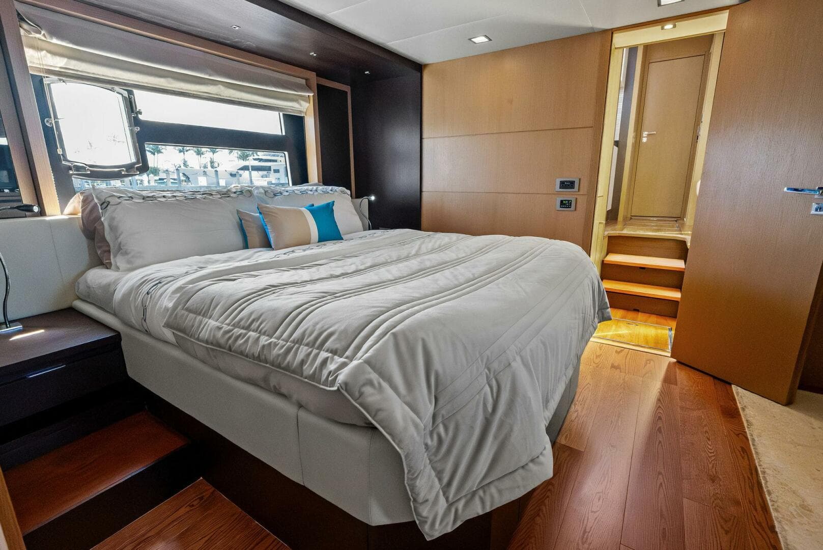 2013 Absolute 64 photo 46