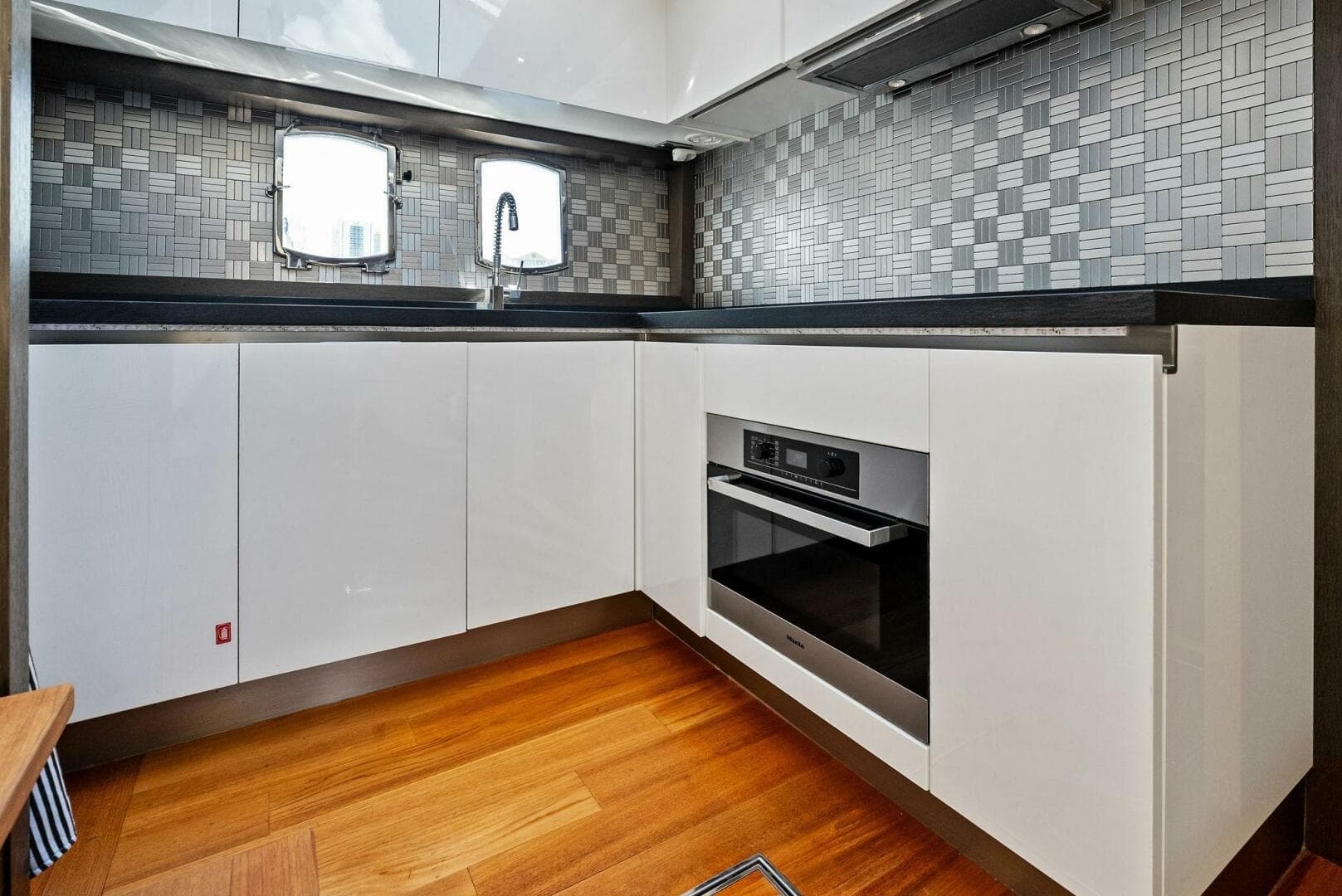 2013 Absolute 64 photo 40