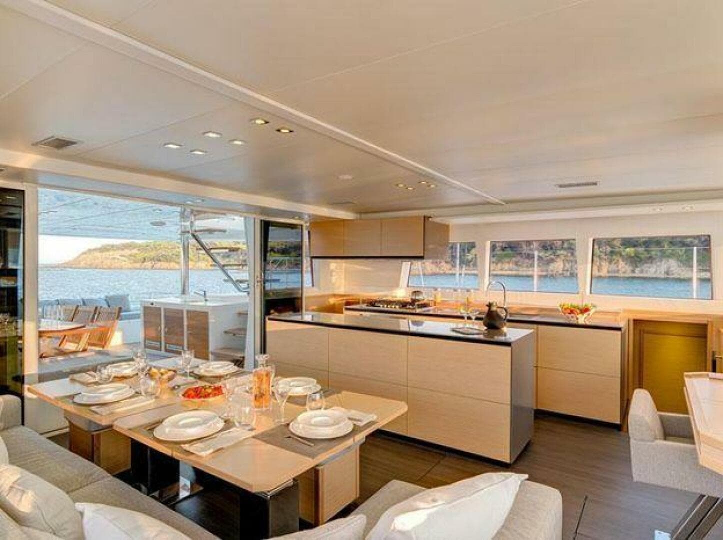 2015 Lagoon 620 photo 6