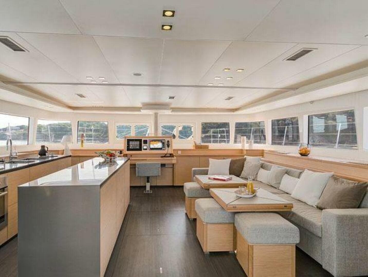 2015 Lagoon 620 photo 9