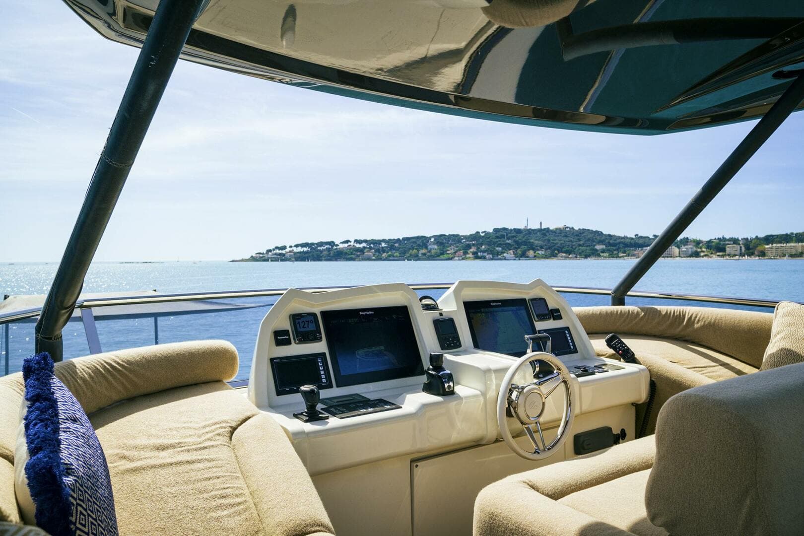 2016 Monte Carlo Yachts Custom photo 11