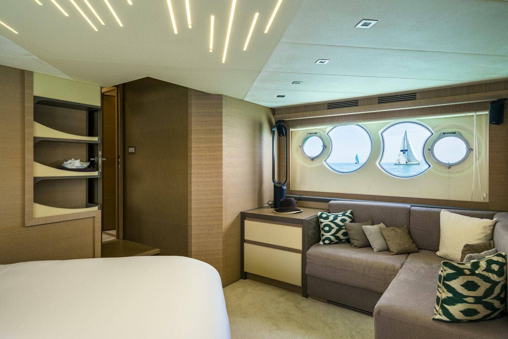 2016 Monte Carlo Yachts Custom photo 25