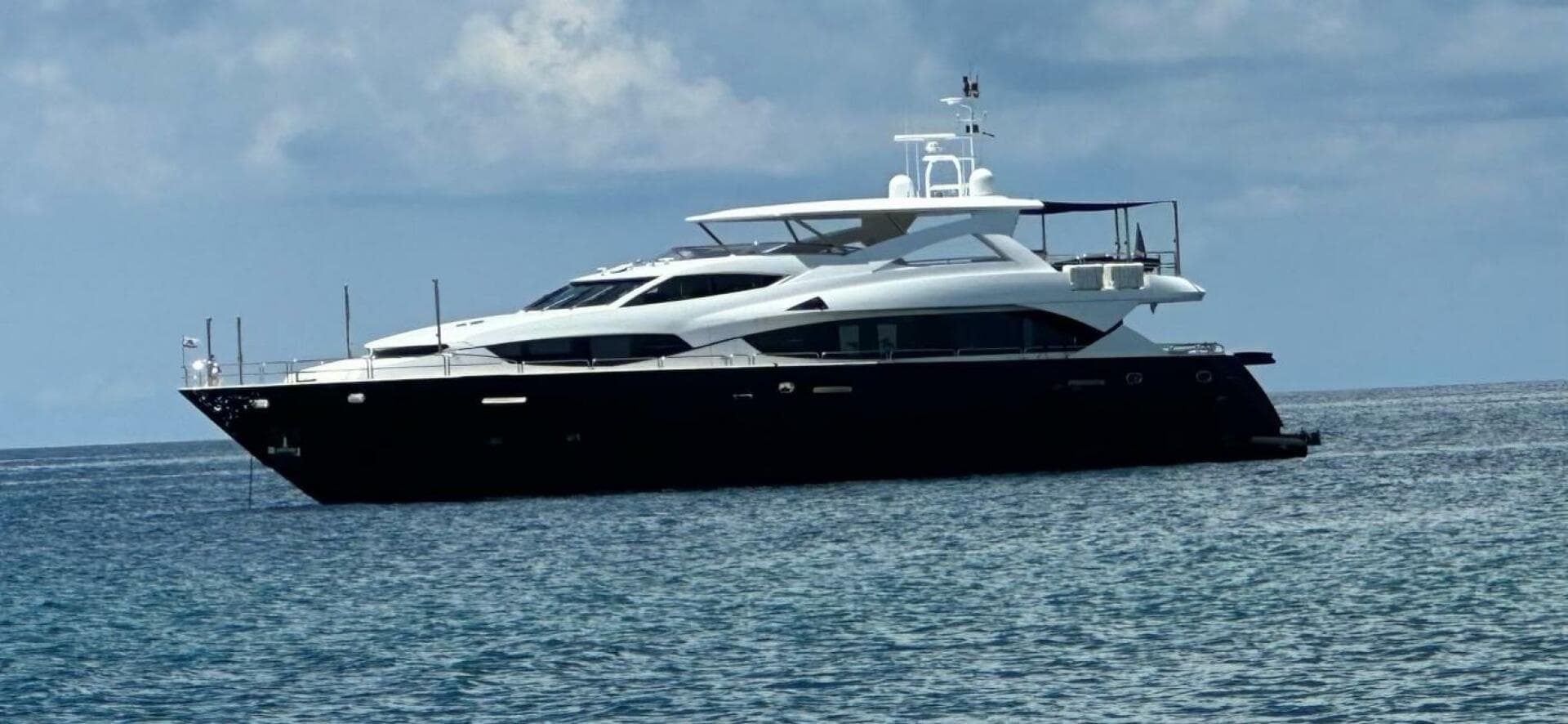 2011 Sunseeker 34M photo 2