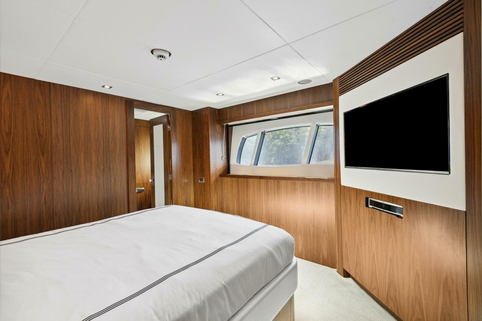 2011 Sunseeker 34M photo 24