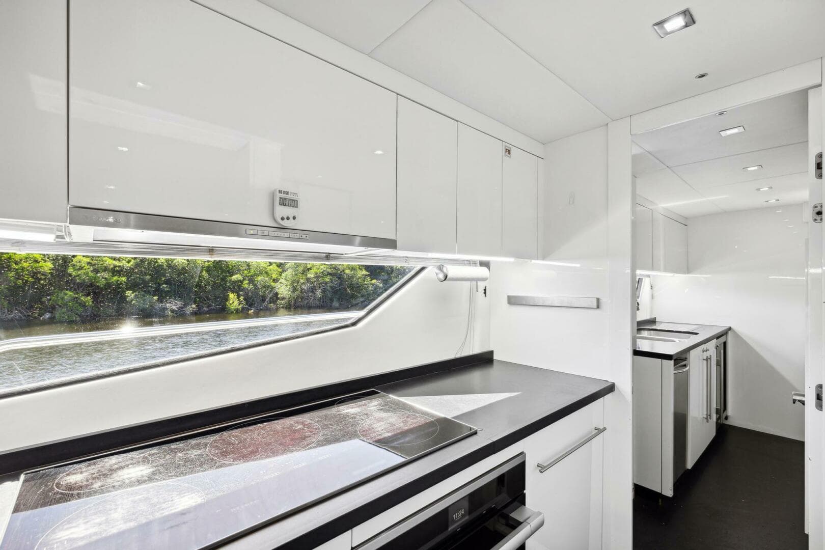 2011 Sunseeker 34M photo 10