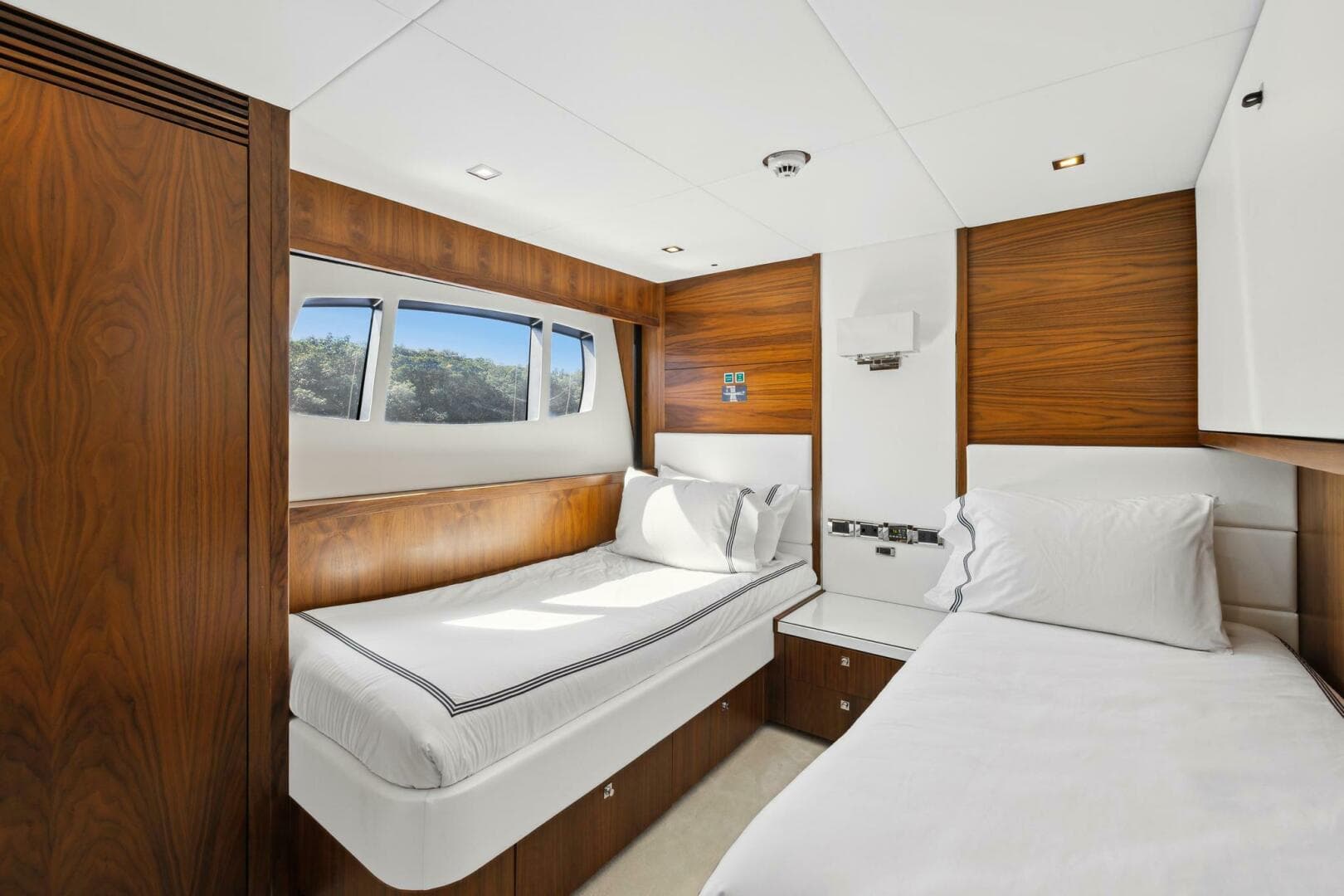 2011 Sunseeker 34M photo 29