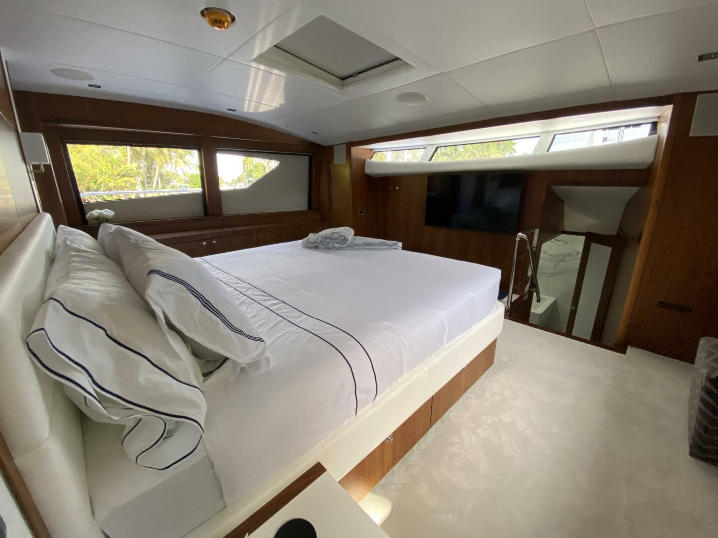 2011 Sunseeker 34M photo 12