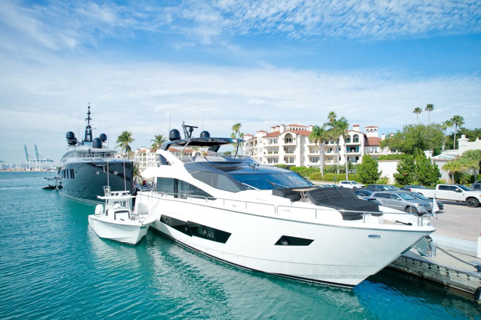 2018 Sunseeker 86 Yacht photo 2