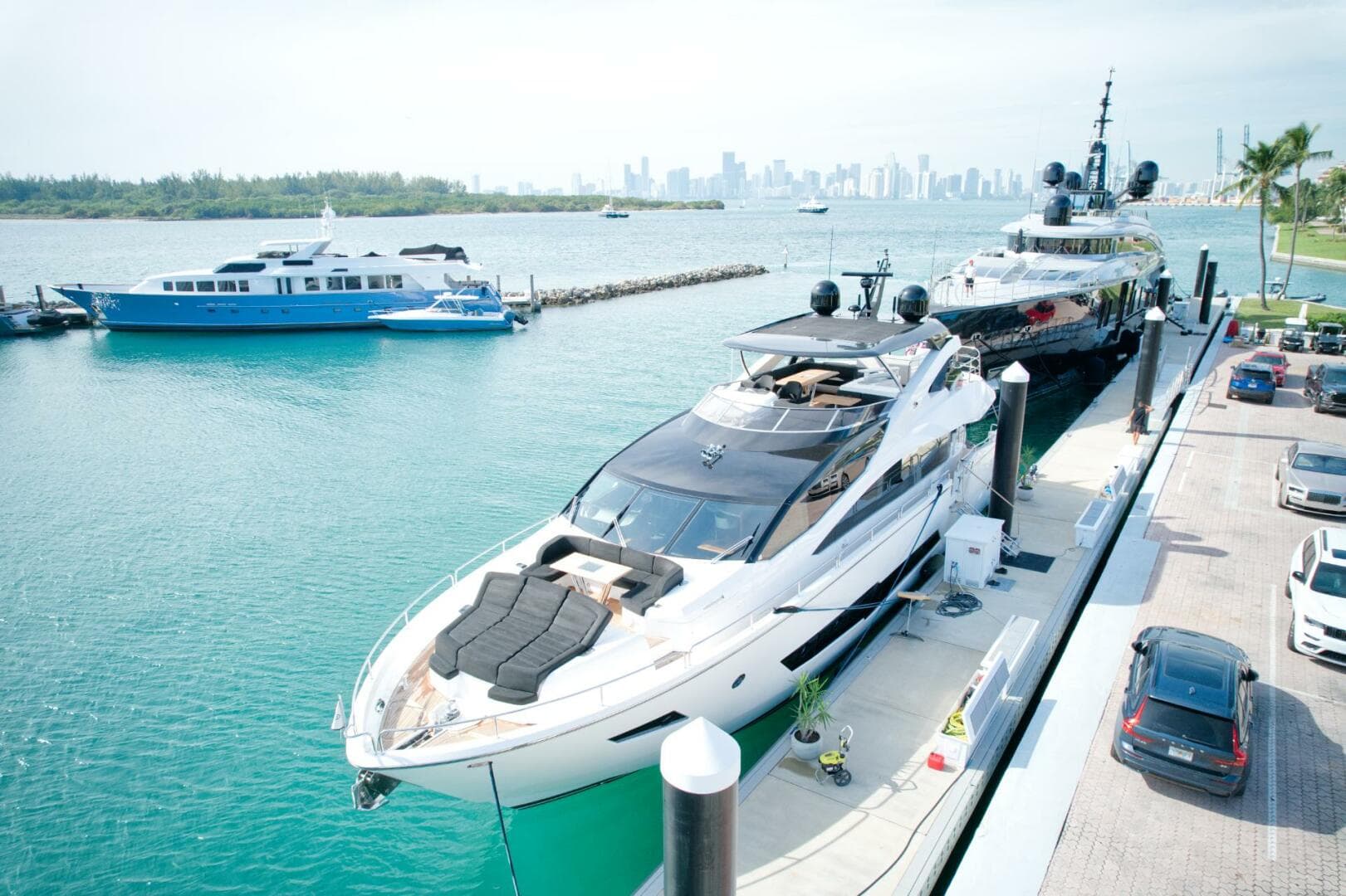2018 Sunseeker 86 Yacht photo 4