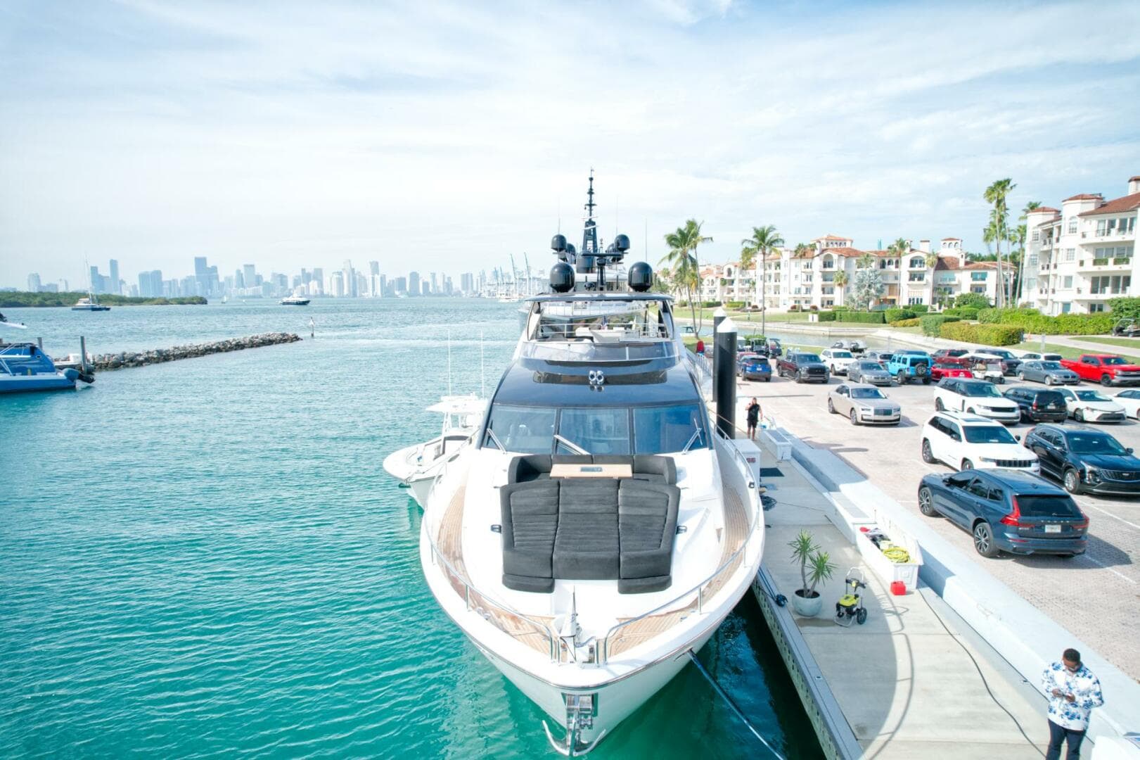2018 Sunseeker 86 Yacht photo 3