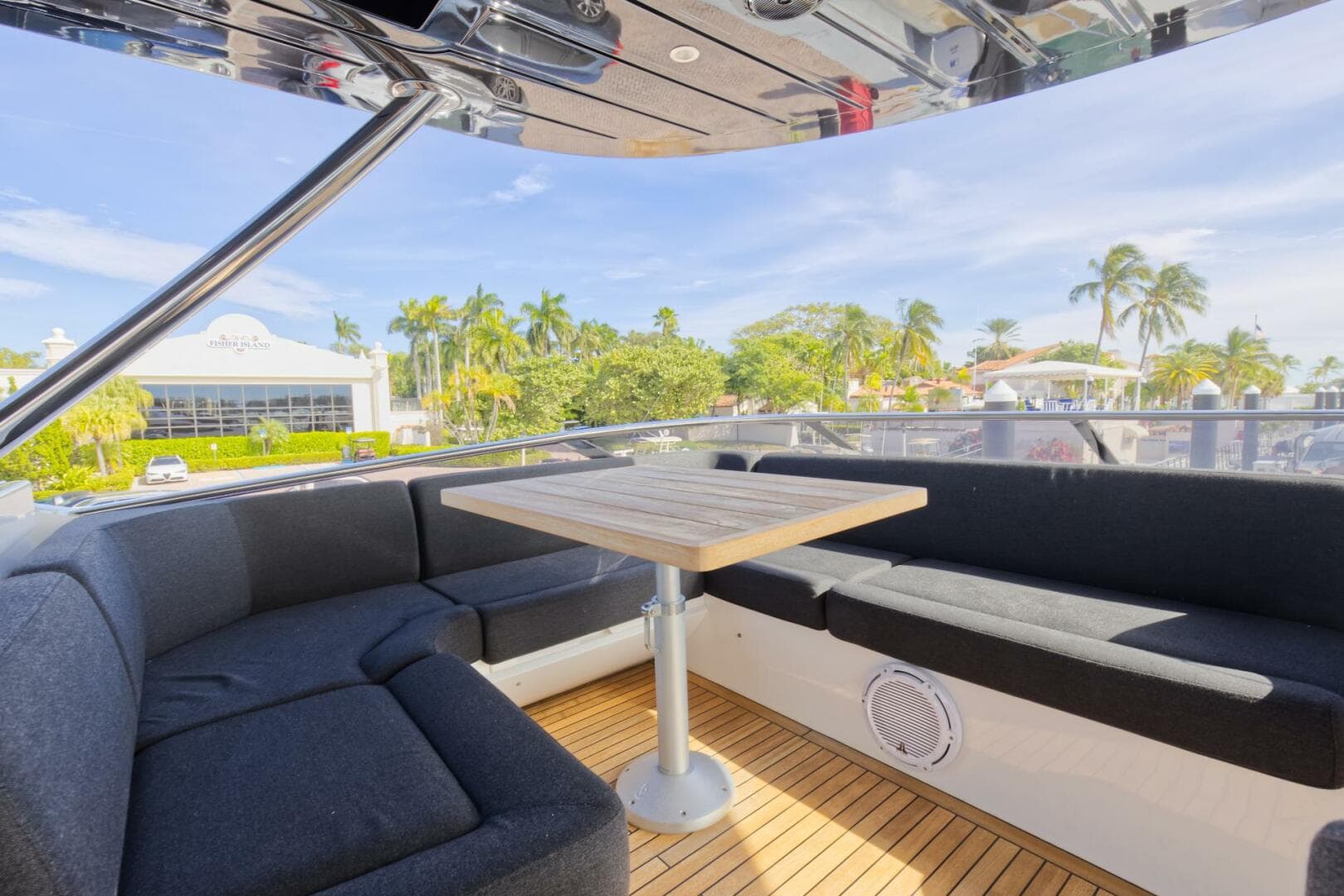 2018 Sunseeker 86 Yacht photo 13