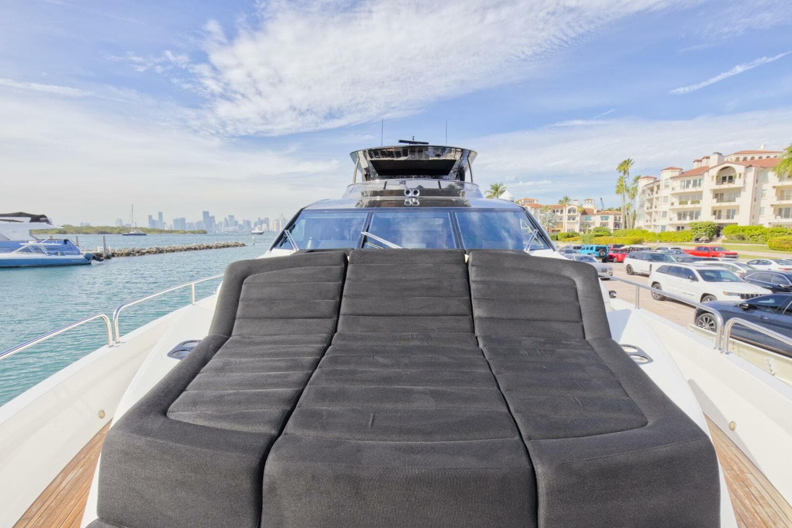 2018 Sunseeker 86 Yacht photo 11