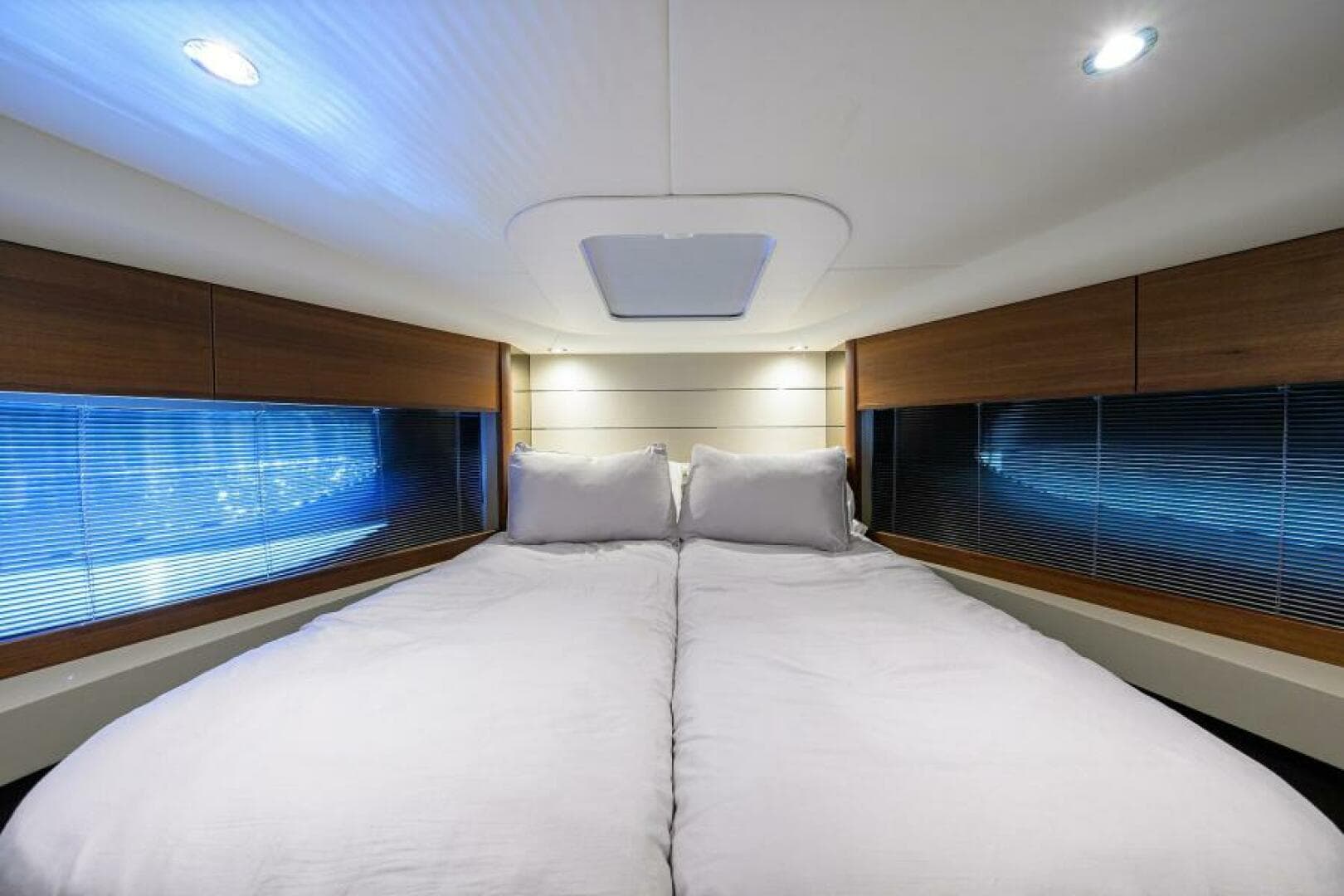 2022 Princess V50 Open photo 15