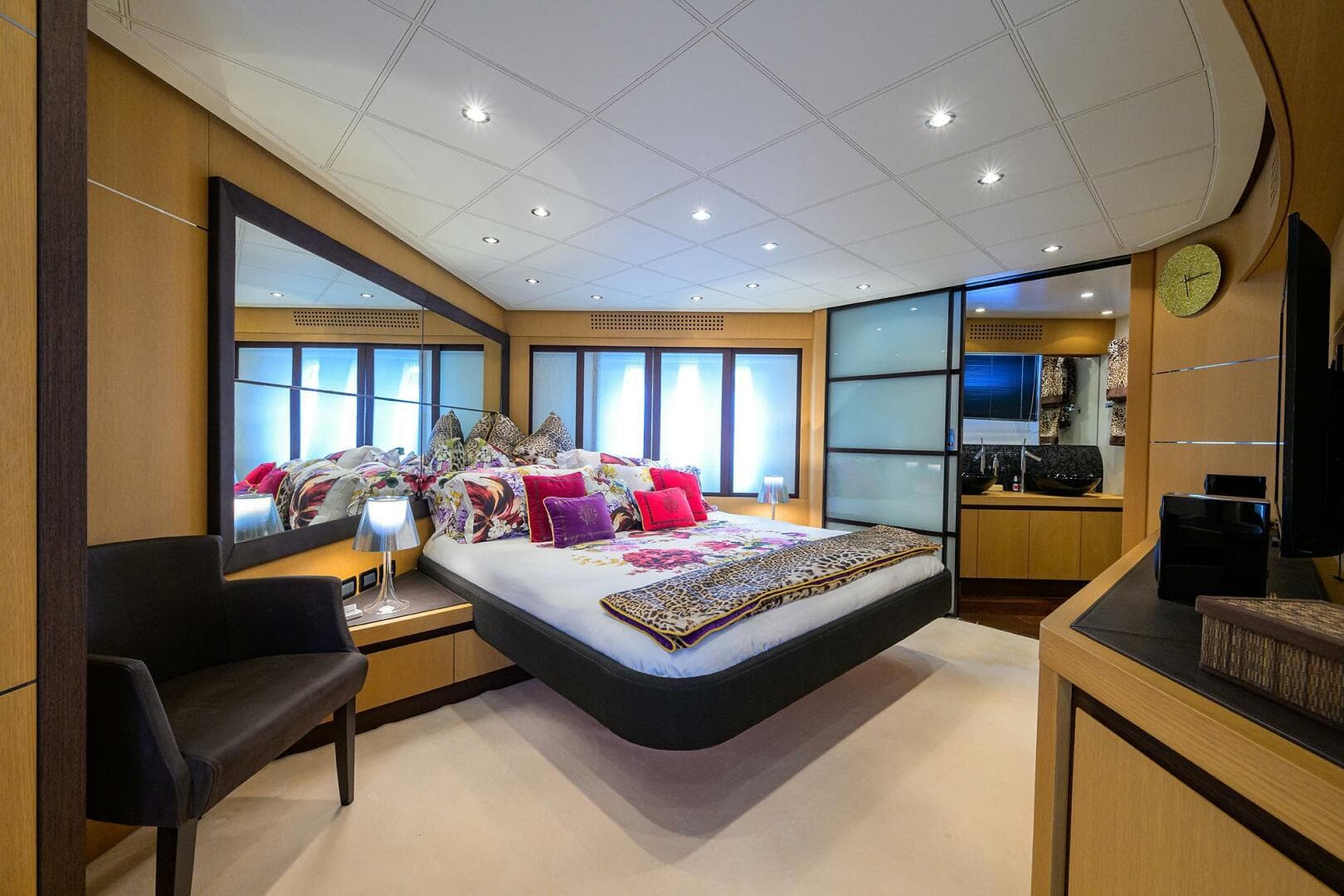 2009 Pershing 90 Express photo 21