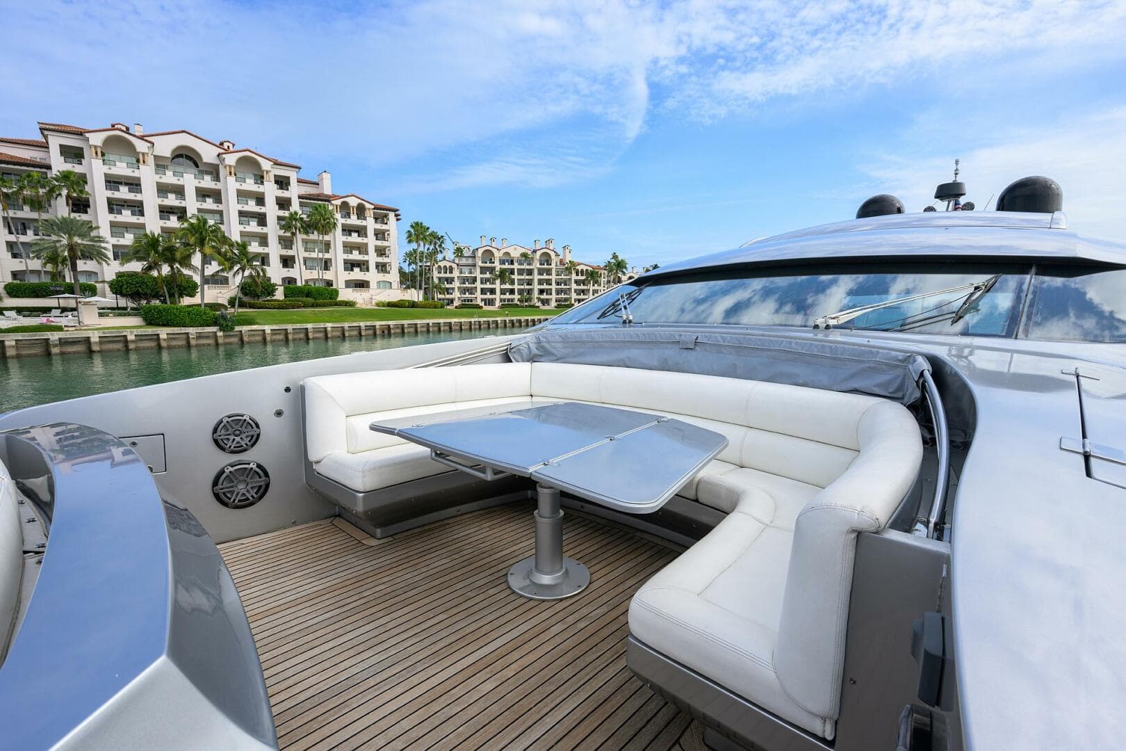 2009 Pershing 90 Express photo 42