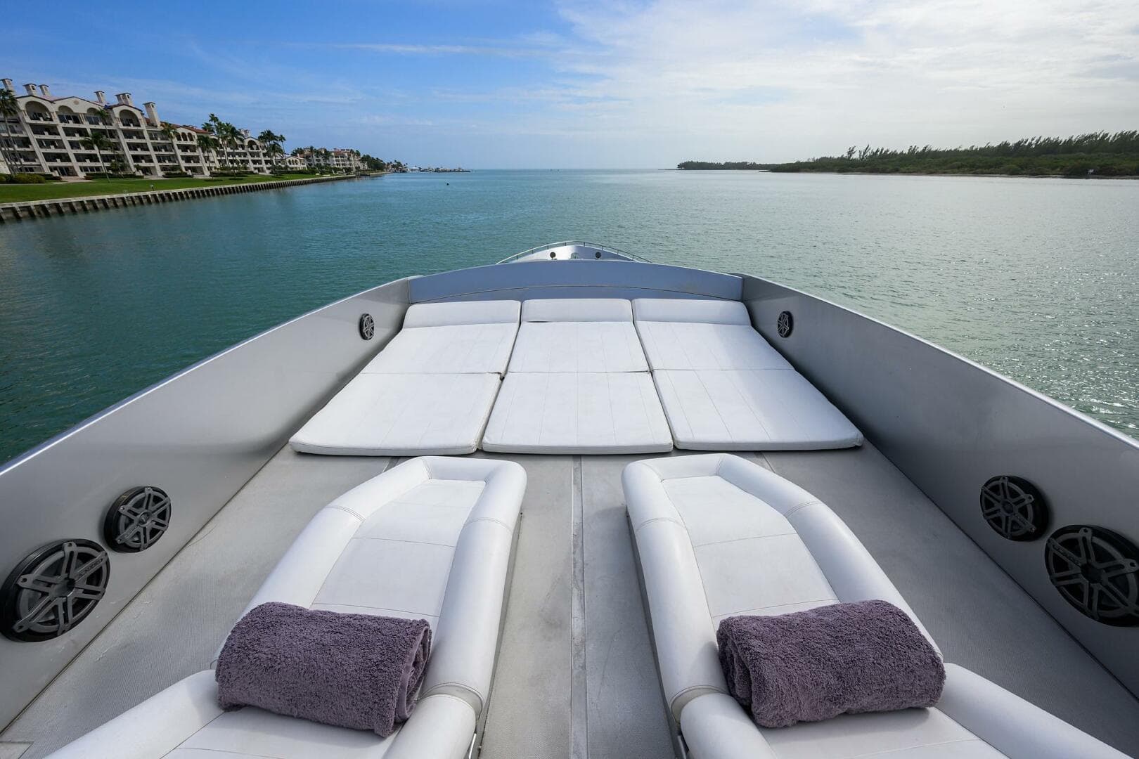 2009 Pershing 90 Express photo 45