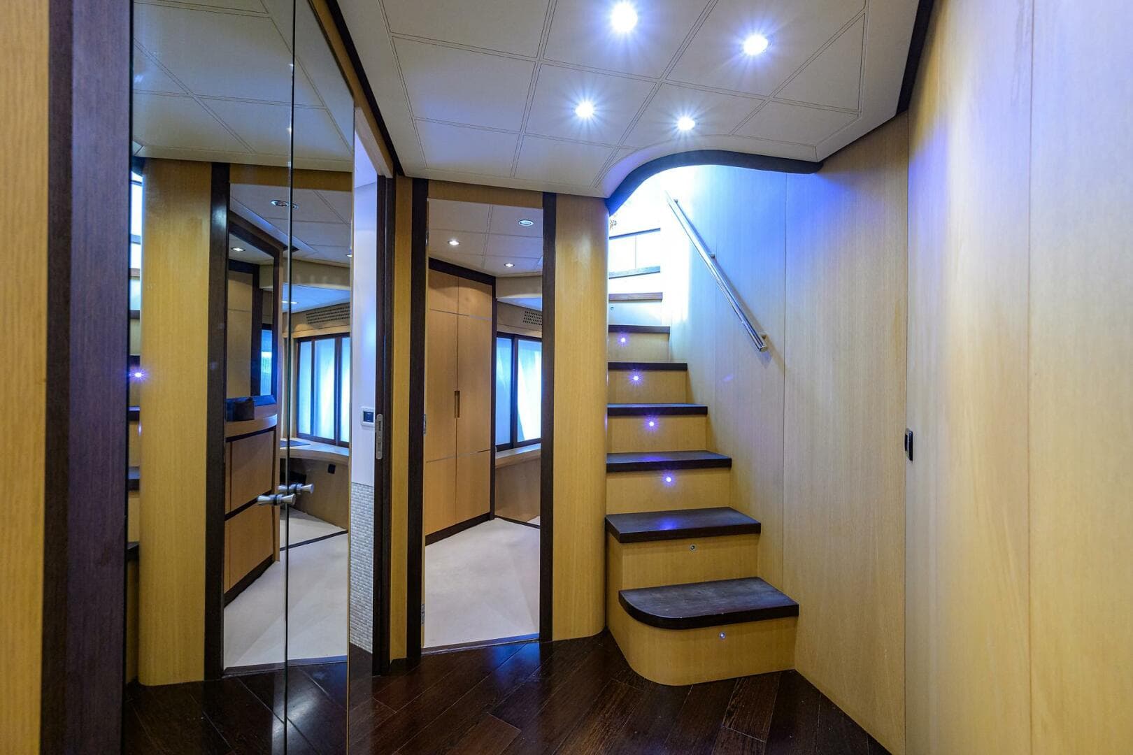 2009 Pershing 90 Express photo 17