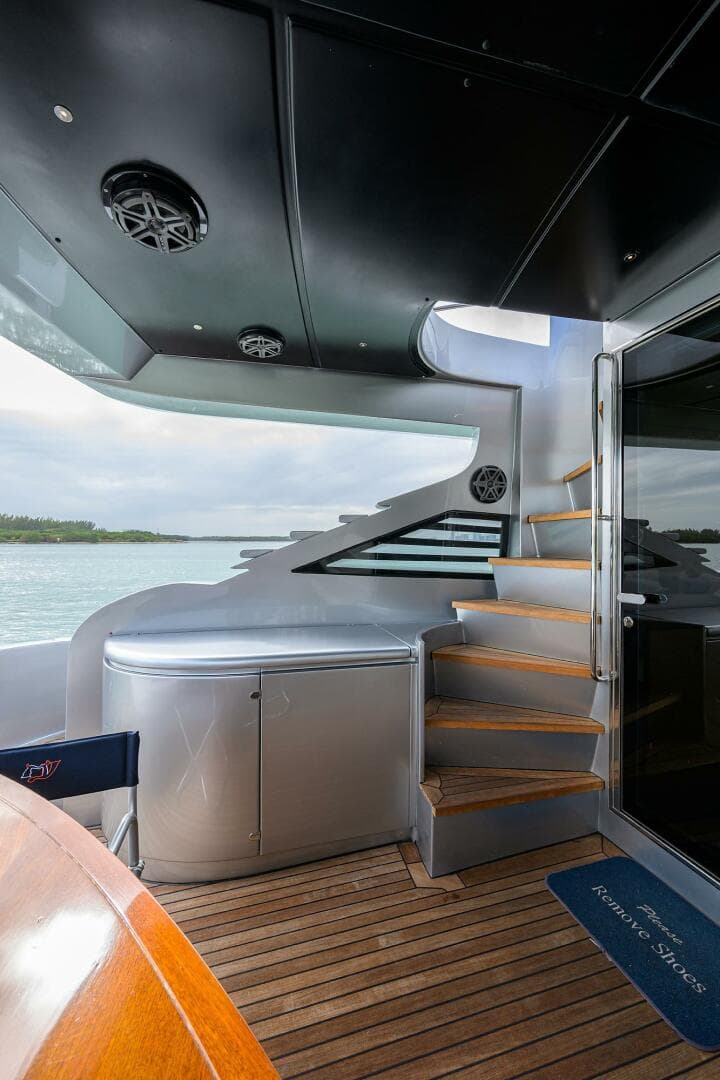 2009 Pershing 90 Express photo 40