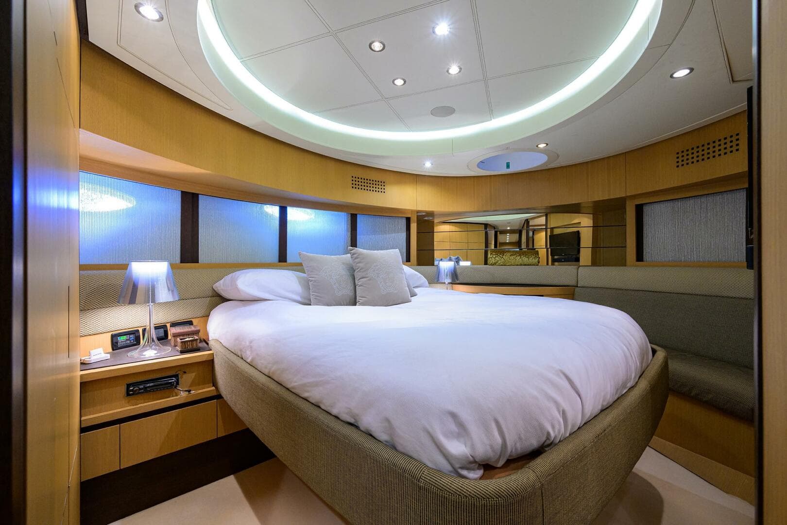 2009 Pershing 90 Express photo 27