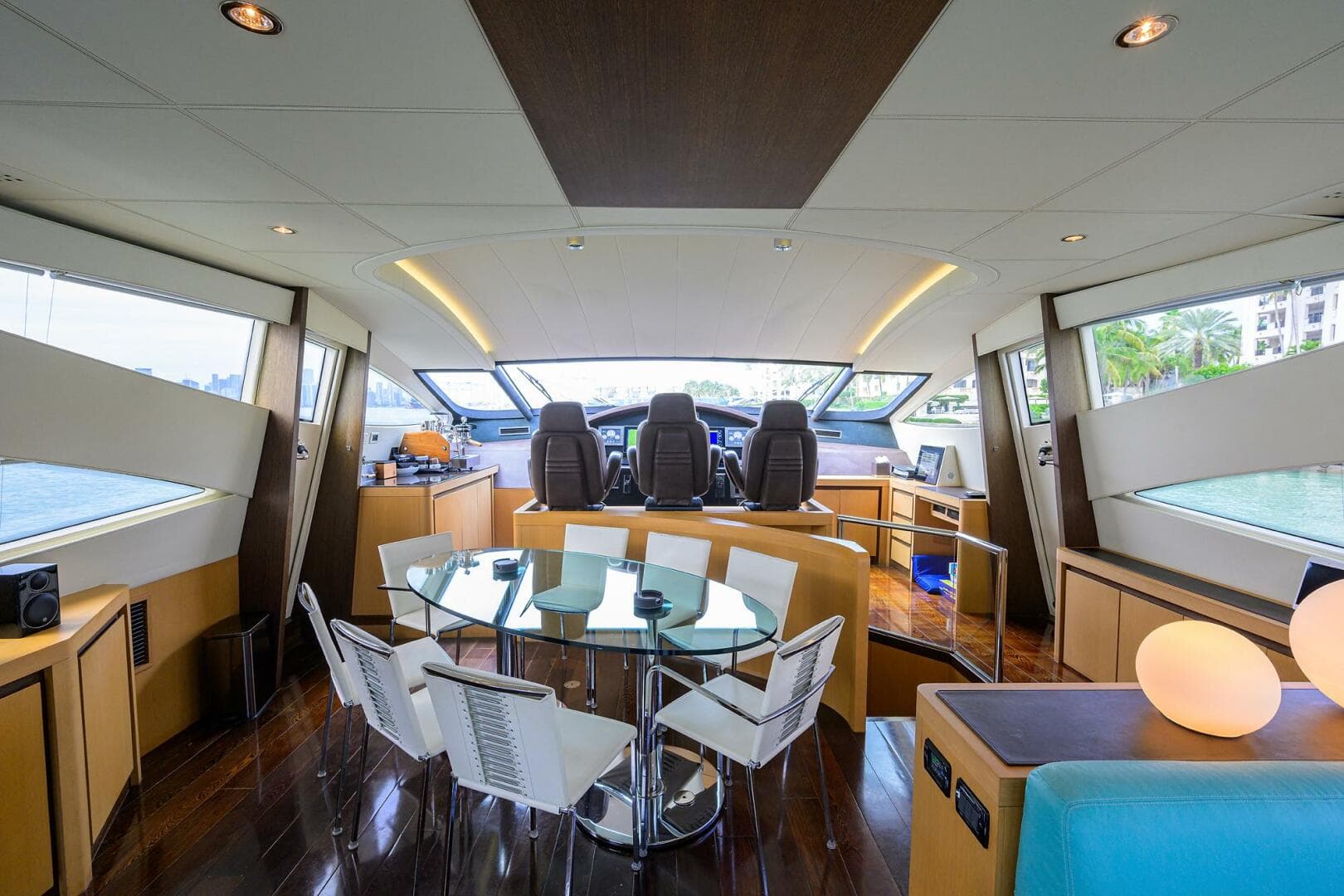 2009 Pershing 90 Express photo 12