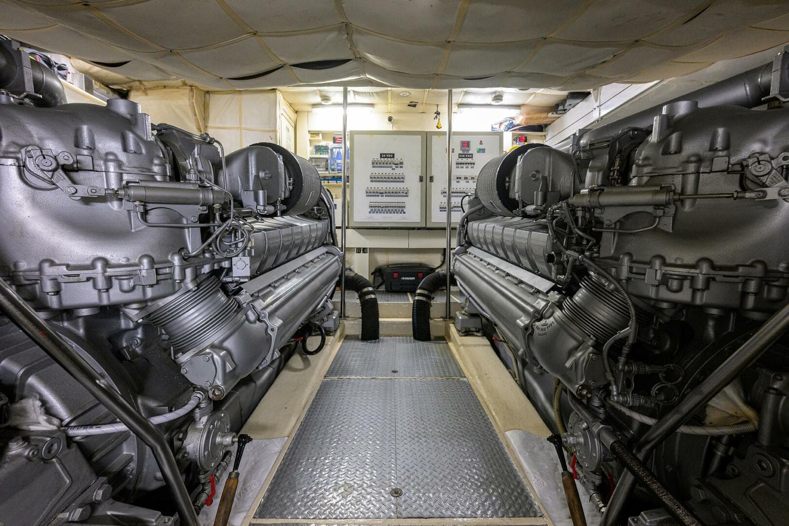 2009 Pershing 90 Express photo 49