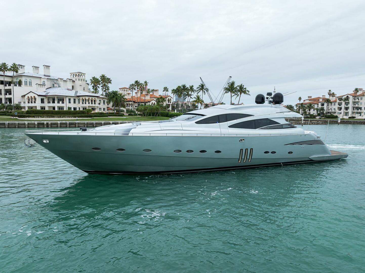 2009 Pershing 90 Express photo 3