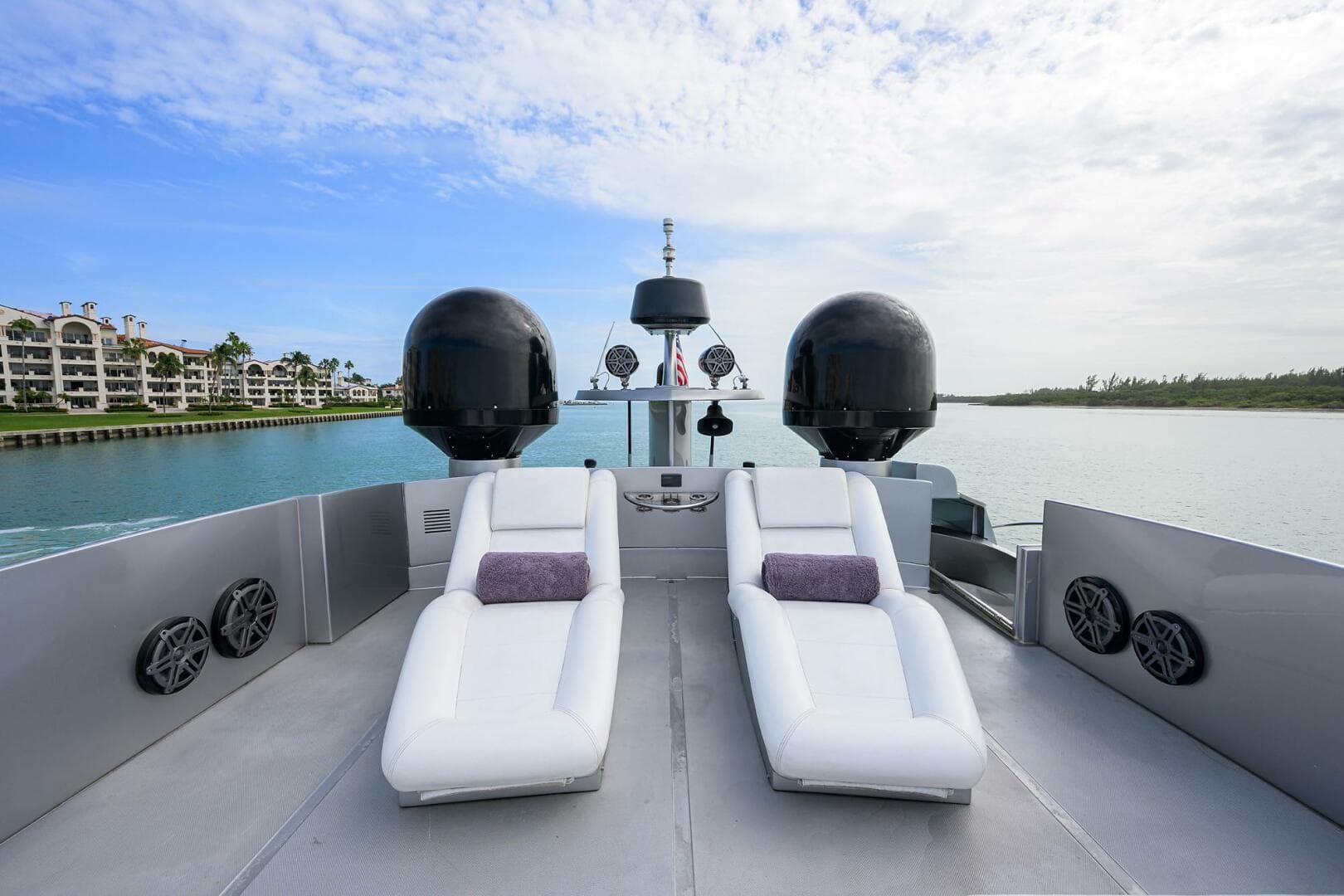 2009 Pershing 90 Express photo 46